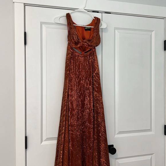 Rust colored Sequen cutout Dress - Picture 3 of 3